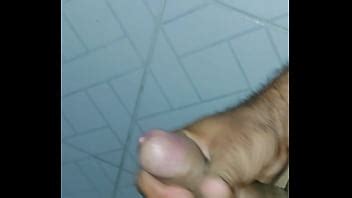 Punheta No Banheiro XVIDEOS