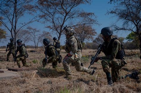 US Operational Detachment Alpha (ODA) training with Botswana Special Forces - 2022. [5287x3518 ...