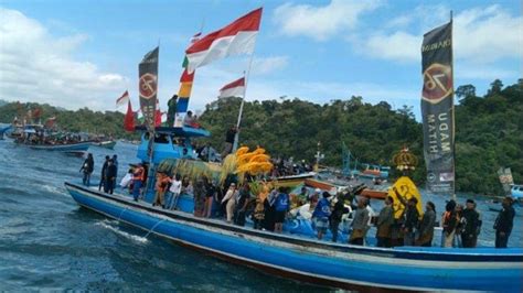 Mitos Yang Diyakini Nelayan Sendang Biru Malang Soal Tradisi Larung