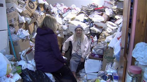 Home reno company, volunteers help clean up B.C. hoarder's house | CTV News