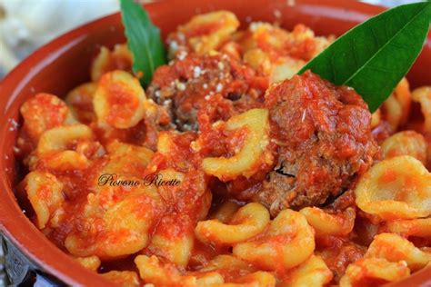 Orecchiette con ragù di braciole La ricetta pugliese spiegata passo passo