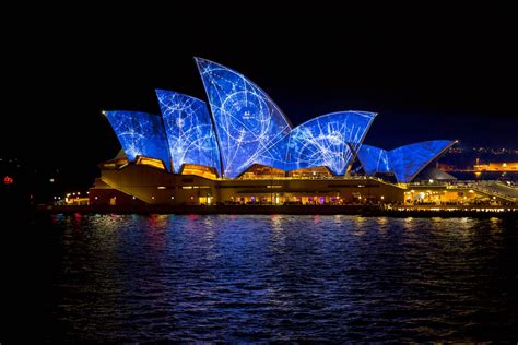 Does The Sydney Opera House Light Up At Night | Shelly Lighting