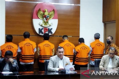 Kasus Suap Bupati Bangkalan Kpk Periksa Saksi Asn Hingga Anggota Kpu