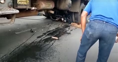 Vídeo flagra momento que caminhão passa por cima de moto e do piloto em