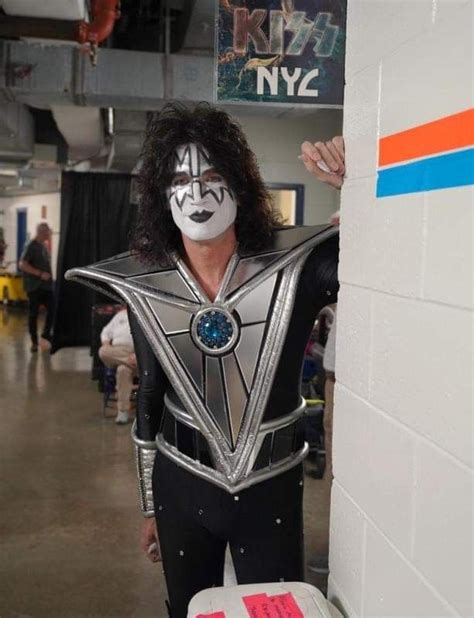 Pin By Christina Knapp On Kiss Ace Frehley Hot Band Kiss Band