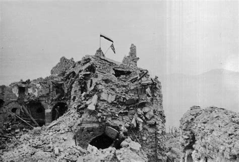 Polska Flaga Na Monte Cassino Historia Org Pl Historia Kultura