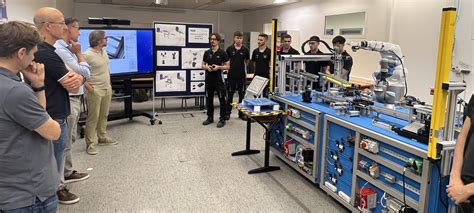 Presentaci N De Proyectos De Los Alumnos De Mecatr Nica Industrial