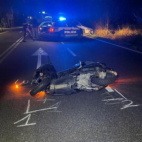 Lido Estensi Incidente Stradale Sulla Romea Tra Auto E Moto La Nuova