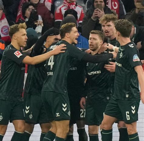 Spielplan Ver Ffentlicht Fc Bayern Er Ffnet Neue Bundesliga Saison In