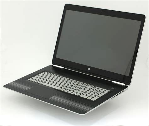 Quick look at HP's new powerful and affordable Pavilion 17 ...