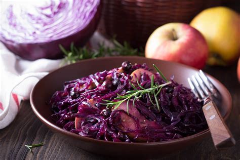 Rotkohlsalat Rezept Mit Apfel Und Waln Ssen Gartenflora