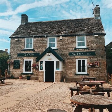 Fox Inn In Hawkesbury Upton Pub In Badminton Gl9