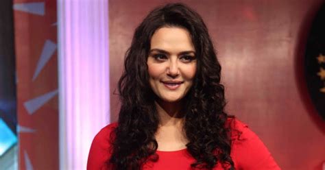 CELEBRITY PICS Preity Zinta Hot Boobs