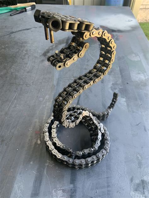 8B Duplex Chain Snake | Metal art diy, Metal art, Recycled metal art