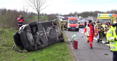 T Dlicher Verkehrsunfall Auf A J Hriger Stirbt In Klinik