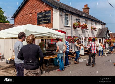 The Foresters Arms Pub Fairwarp Sussex England Stock Photo Alamy