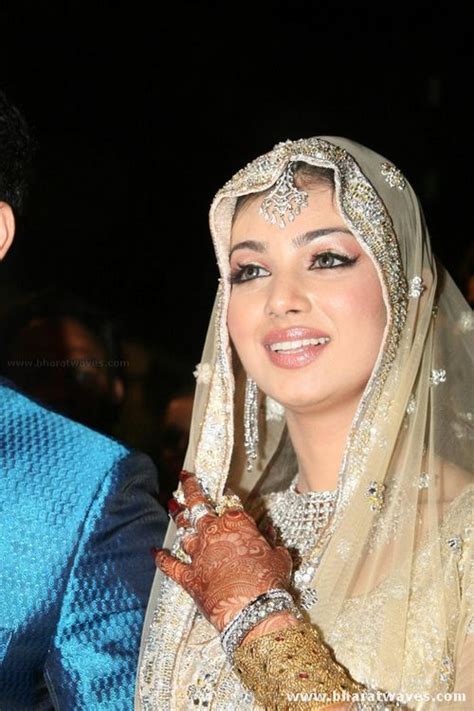 Ayesha Takia wedding dress |Shaadi