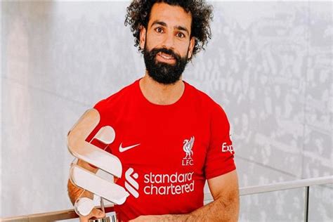 محمد صلاح يحصد جائزة لاعب الشهر في ليفربول الحكاية