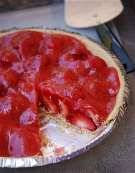 fresh strawberry pie with graham cracker crust recipe