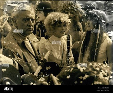 Mai 05 1974 Cannes Ressemble à Rio Le Parti était Dans La Rue Où Le