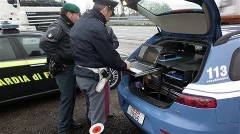 Polizia Di Stato E Guardia Di Finanza In Manette 9 Persone Per