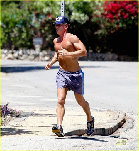 Sean Penn Shirtless Jogging With Shannon Costello Photo 2574308