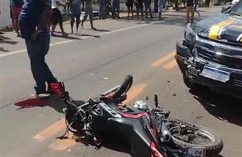 Motociclista Tenta Fugir De Abordagem E Colide Em Viatura Da PRF No