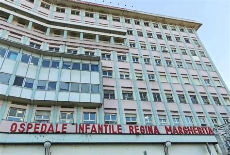 Ospedale Regina Margherita Salvata Bimba Nata Con L Intestino Al Posto