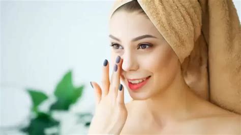 Skin Care Tips রুক্ষ ও শুষ্ক ত্বকের সমস্যা কমায় গ্লিসারিন কিন্তু তার