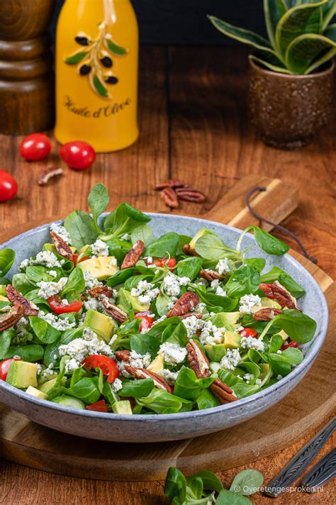 Maaltijdsalade Met Avocado Blauwe Kaas En Pecannoten Recept