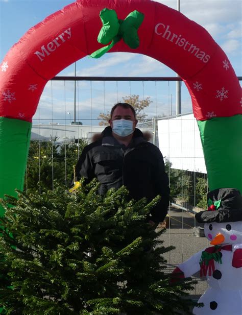 Le Pontet La Vente De Sapins Bat Son Plein