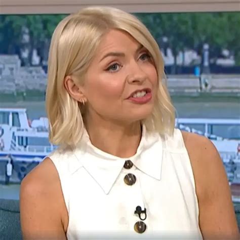 Awkward Moment Holly Willoughby Forced To Speak To Ruth Langsford On This Morning Heart