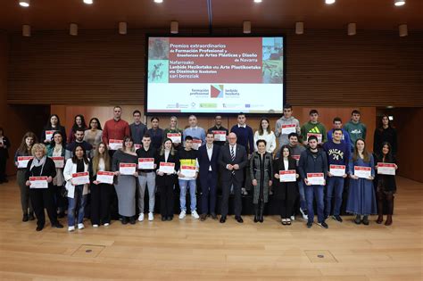 Educación entrega a 35 estudiantes de Navarra los Premios