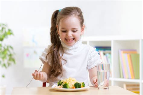 Convincere I Bambini A Mangiare Frutta E Verdura Consigli Per I Genitori