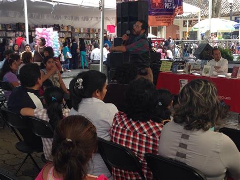 TIANGUIS DE LIBROS HUAUCHINANGO PUEBLA JULIO 2014 Brigada Para Leer