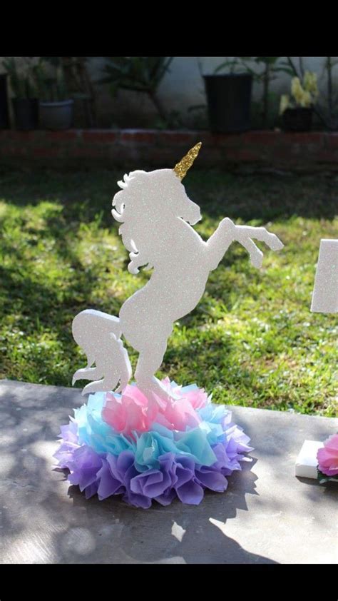 Unicorn centerpieces by Rivera Craft s Fiestas de cumpleaños