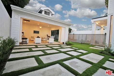 C G Bi T Th Sang Tr Ng C A Qu Bom Sex Margot Robbie