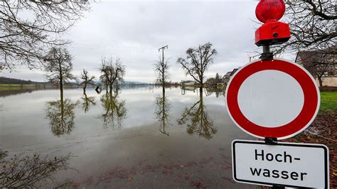 Baden W Rttemberg Hochwasser Nimmt Ab Schifffahrt Weiterhin