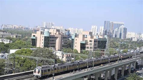 Nhai Wants More Metro Trains Between Delhi And Gurugram To Reduce