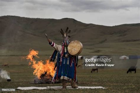 Shaman Rituals Vital To Life In Mongolia Imagens E Fotografias De Stock