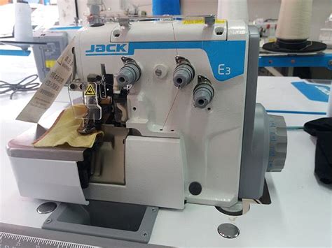 Máquina de Costura Overlock Industrial Jack E3 3 Máquinas de Bordar e