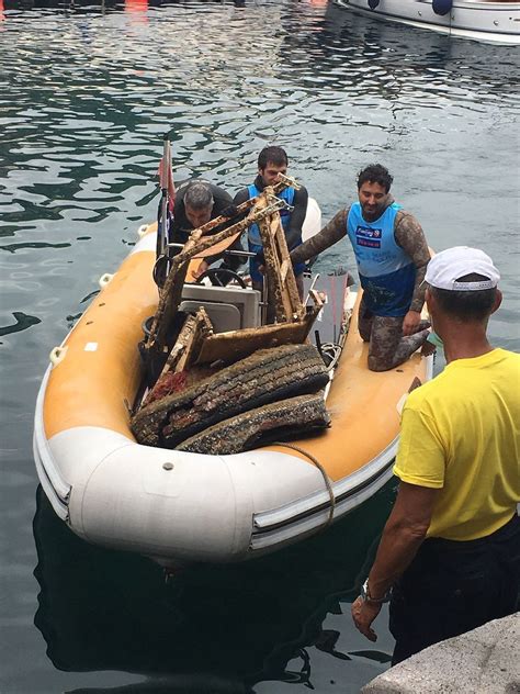 Il Vescovado Amalfi Dal Fondale Del Porto Estratta Una Tonnellata Di