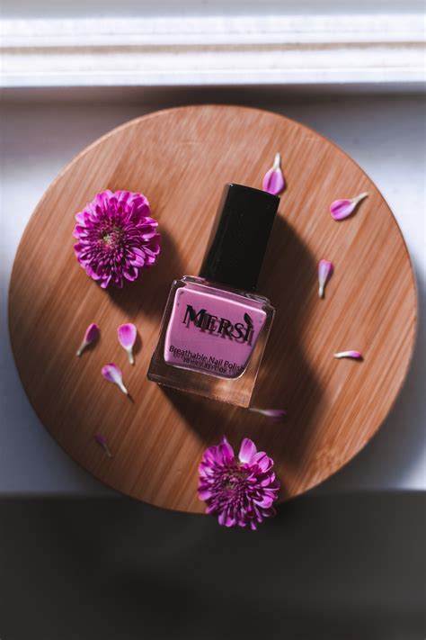 Halal Nail Polish: What Exactly Is It? | Mersi Cosmetics