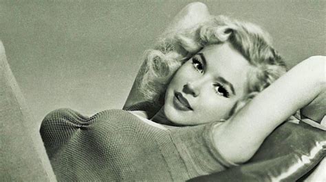 Chloe Van Paris Pin Up Betty Brosmer