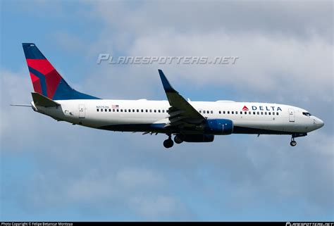 N D Delta Air Lines Boeing Wl Photo By Felipe Betancur