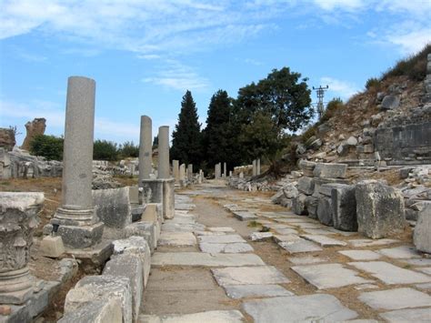 As Ru Nas De Feso E O Templo De Artemis Na Turquia Mairon Pelo Mundo