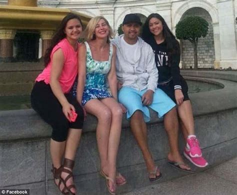 8 Hot Sexy Kate Letourneau Bikini Pics