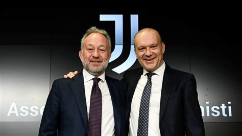 Il Saluto Di Gianluca Ferrero E Maurizio Scanavino Juventus