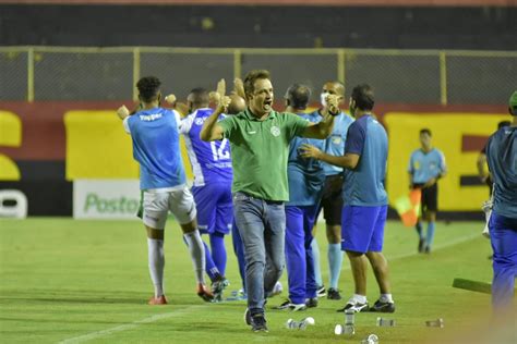 Início de Conceição iguala maior série invicta do Guarani na Série B