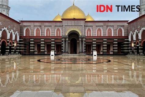 Potret Masjid Kubah Emas Depok Megah Luar Biasa